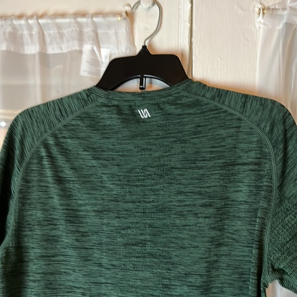 VRST Seamless Short Sleeve Running Tee Men’s Medium - Picture 5 of 6